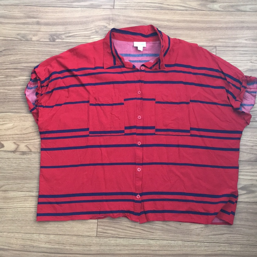 ❤️ Lularoe Amy Button-Up Shirt ❤️ - Picture 2 of 5